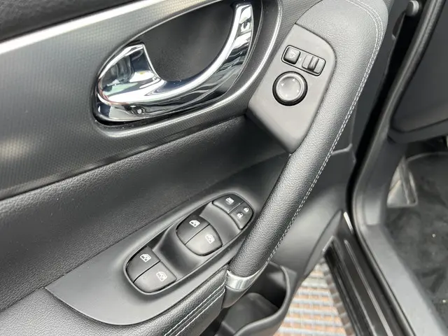 Nissan QASHQAI 1.2 Tekna 17" 2018 Benzine 35