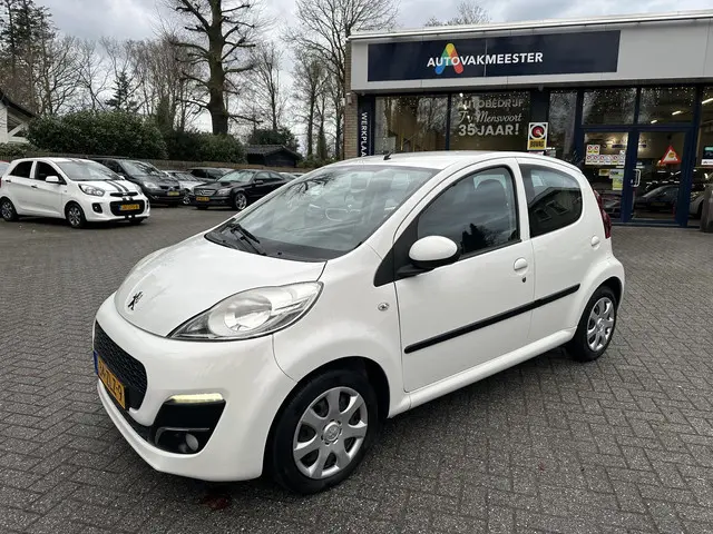 Peugeot 107 1.0 Active 5drs 2013 Benzine 2