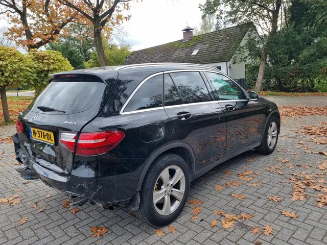 Mercedes-Benz GLC 250 4MATIC Premium 2018 Benzine 5