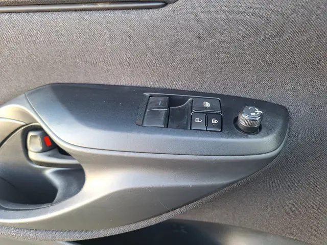 Mazda 2 Hybrid 1.5 CLIMA 2023 Hybride Benzine 27