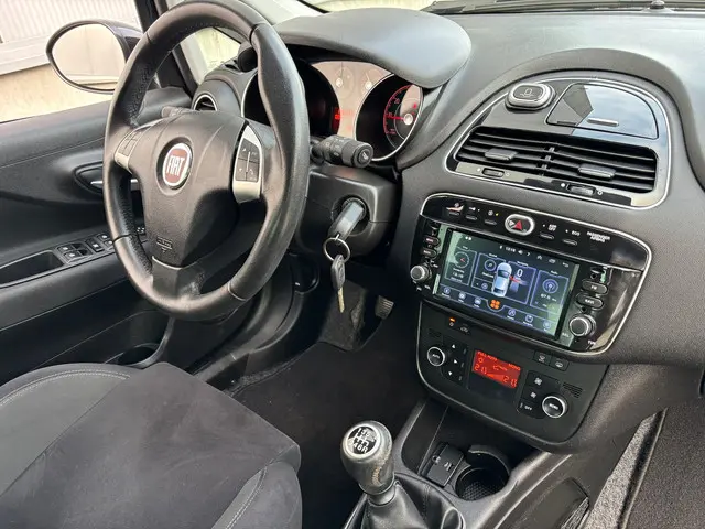 Fiat Punto Evo 0.9 TwinAir Lounge 2015 Benzine 12