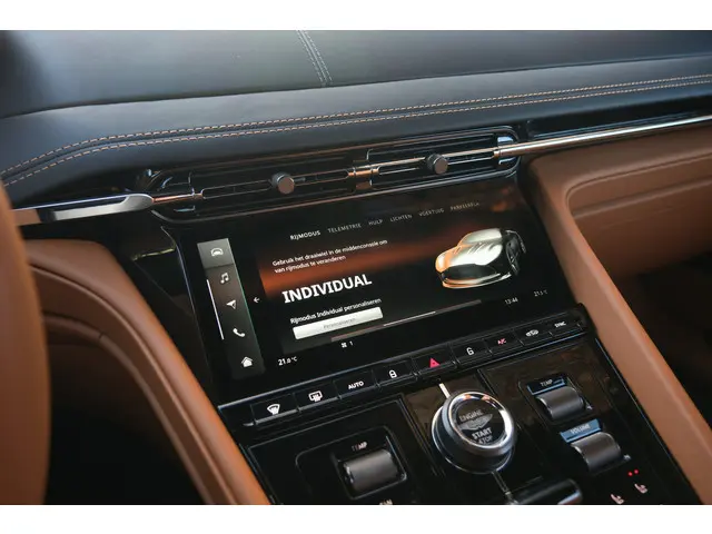 Aston Martin V8 Volante DB12 4.0 2024 Benzine 29