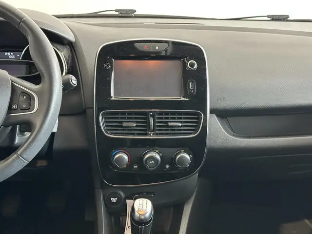 Renault Clio Estate 0.9 TCe Limited 2017 Benzine 10