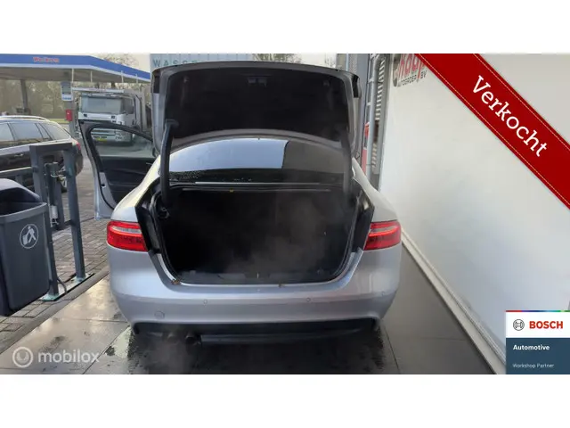 Jaguar XE 2.0 D Prestige 2017 Diesel 11