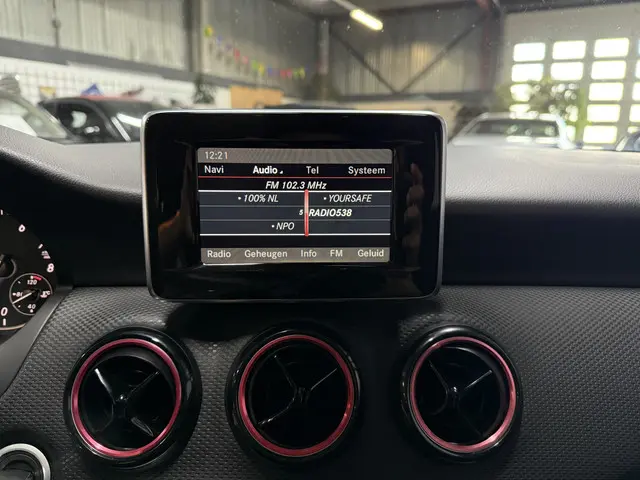 Mercedes-Benz A-Klasse 180 2012 Benzine 9