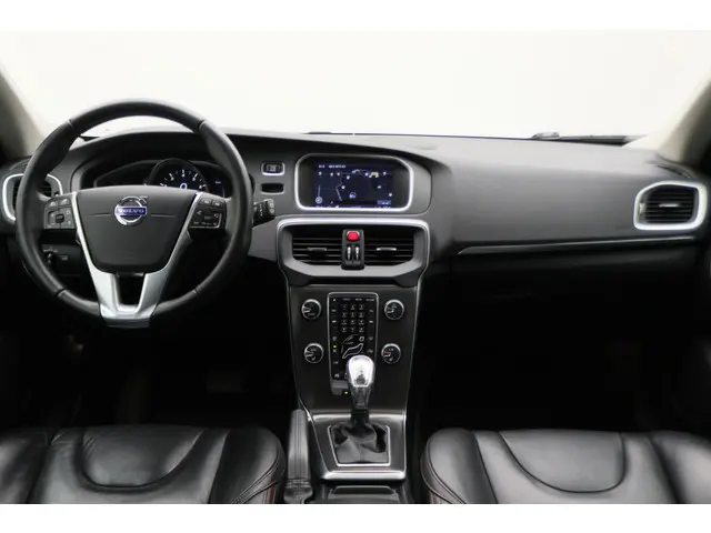 Volvo V40 Cross Country 1.6 T4 Summum 2014 Benzine 2