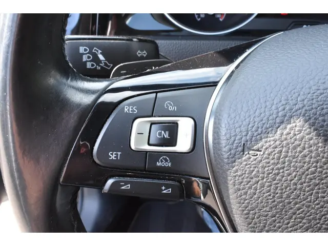 Volkswagen Golf 1.2 TSI Highline 2013 Benzine 24