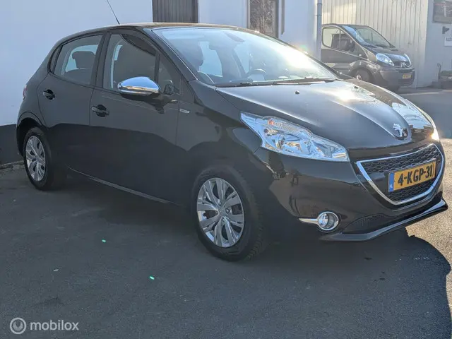 Peugeot 208 1.2 VTi Urban Soul 2013 Benzine 2