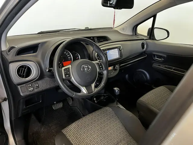 Toyota Yaris 1.3 VVT-i Dynamic 2014 Benzine 31