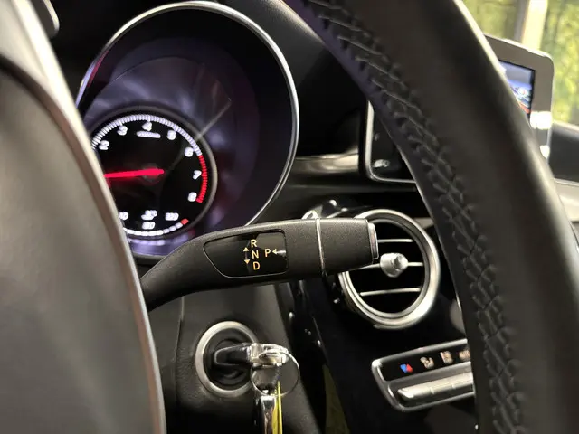 Mercedes-Benz GLC 250 4MATIC Prestige 2016 Benzine 27