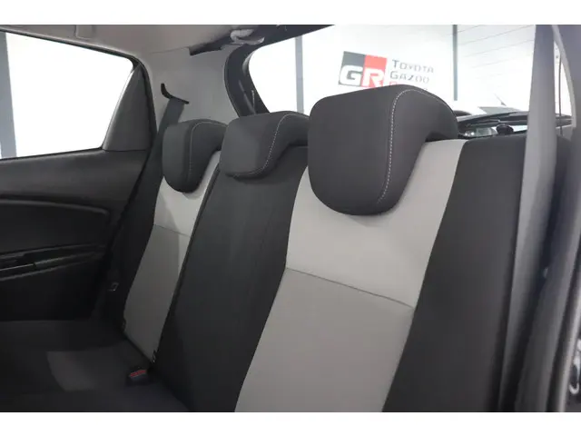 Toyota Yaris 1.5 VVT-i Design Sport, 2018 Benzine 28