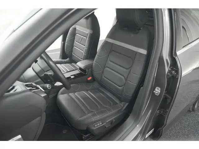 Citroën C4 Puretech 130 EAT8 Shine 2021 Benzine 27