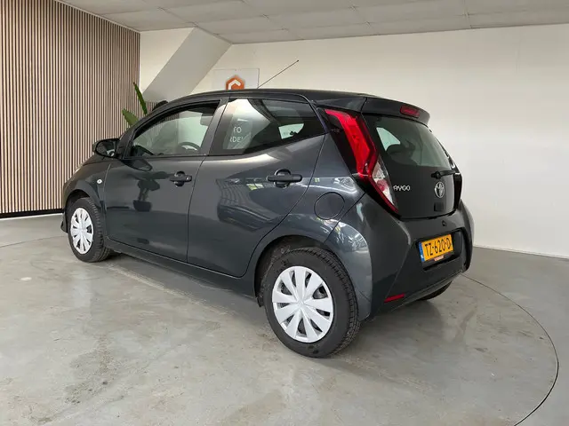 Toyota Aygo 1.0 VVT-i x-cite 2018 Benzine 2