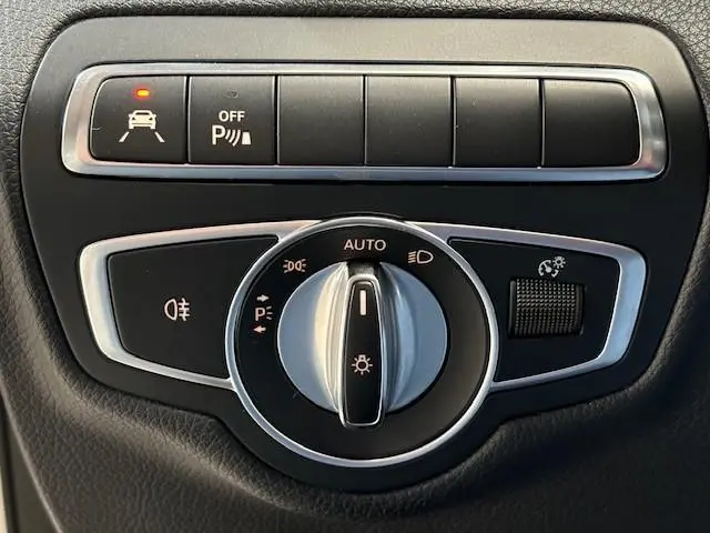 Mercedes-Benz GLC 250 4MATIC Premium Plus 2018 Benzine 22