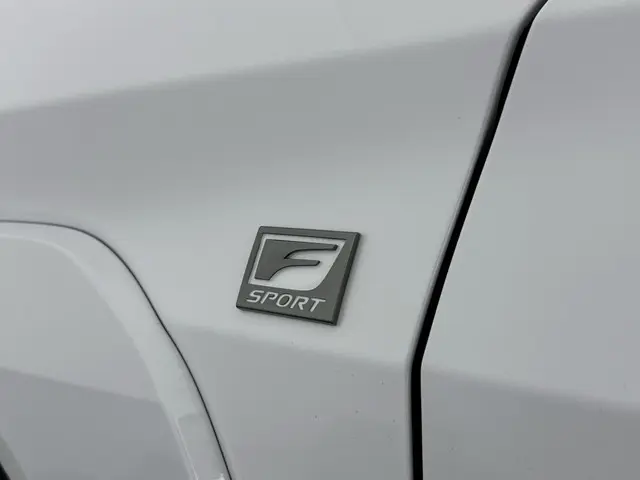 Lexus UX 250h F Sport Line 2024 Hybride Benzine 33