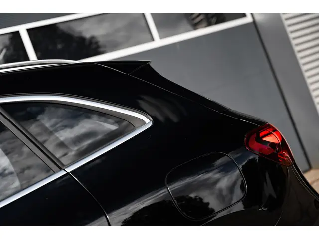 Mercedes-Benz GLA 180 Business Line 2023 Benzine 27