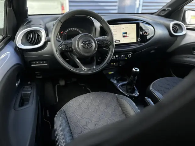 Toyota Aygo X 1.0 VVT-i MT JBL 2025 Benzine 12
