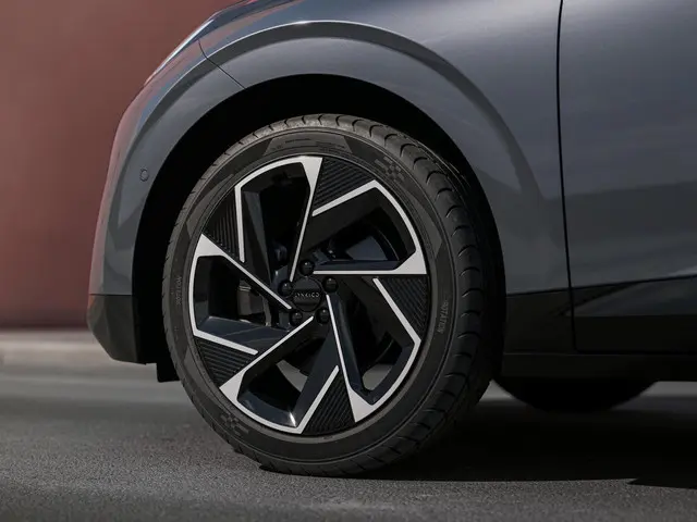 Lynk & Co 02 More 2025 Elektrisch 16