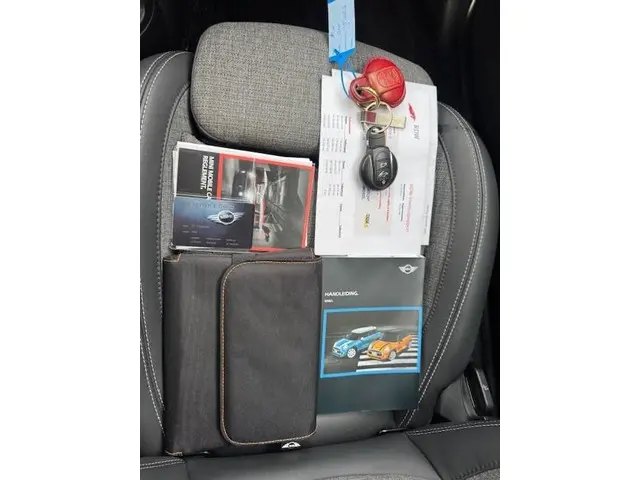 MINI One MINI 1.2 SALT BUSINESS/HLEER/NAV/PDC 2016 Benzine 16