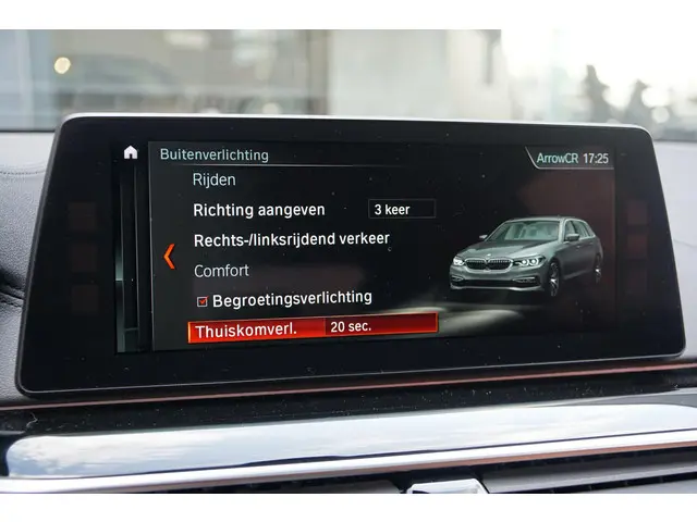 BMW 5 Serie Touring 530i xDrive Executive 2017 Benzine 52