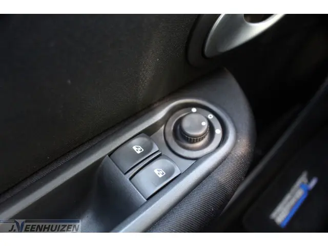 Renault Clio Estate 1.2-16V Authentique 2012 Benzine 14