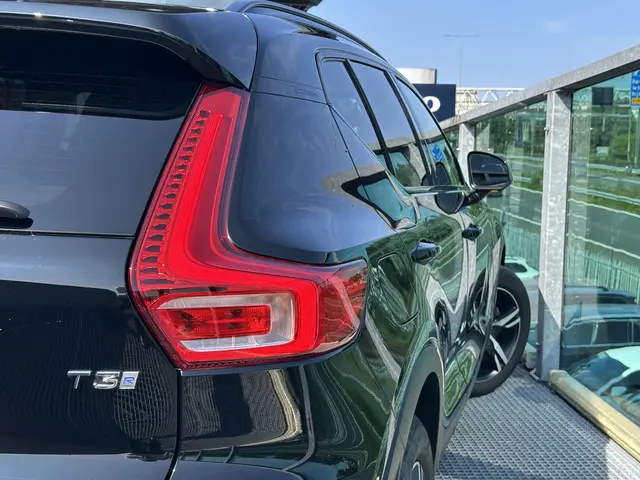 Volvo XC40 1.5 T3 R-Design 2019 Benzine 30