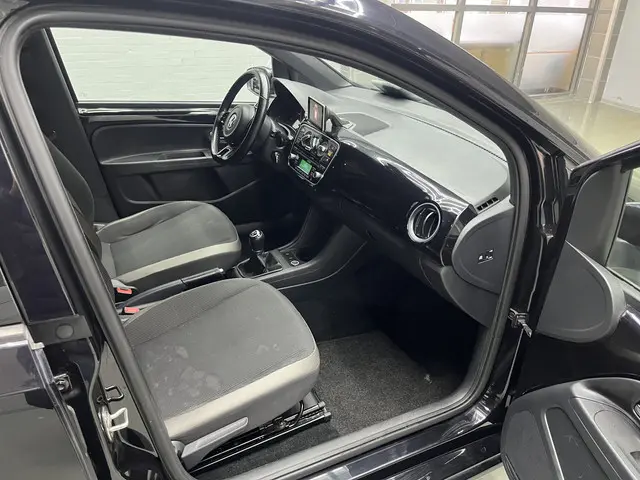 Volkswagen up! 1.0 high up! BlueMotion 2016 Benzine 12