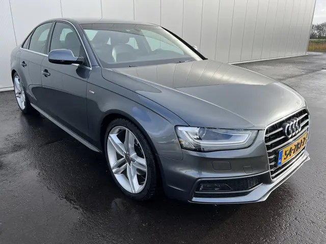 Audi A4 Limousine 1.8 TFSI S Edition 2012 Benzine 3