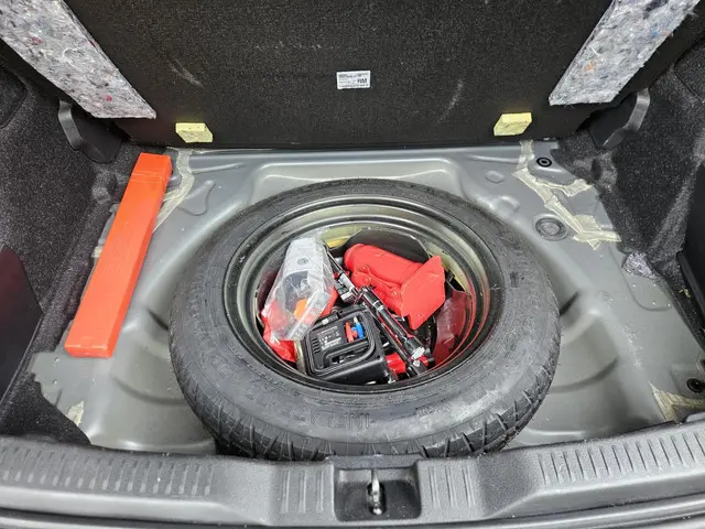 Toyota Auris 1.8 Hybrid Executive 2015 Hybride Benzine 37