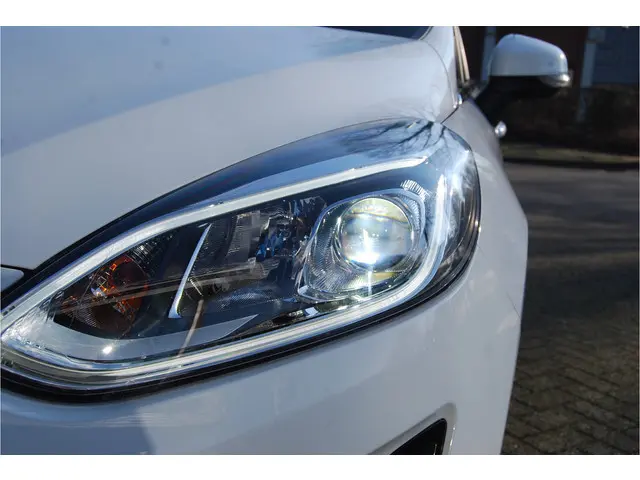 Ford Fiesta 1.0 EcoBoost Titanium 100PK 5dr 2020 Benzine 9