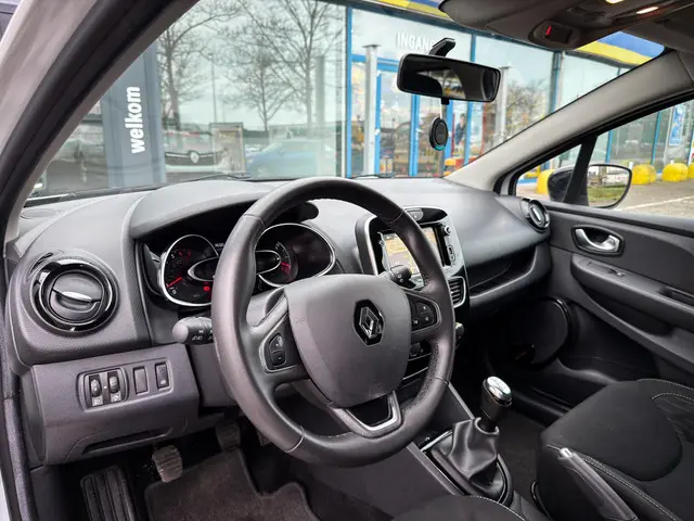 Renault Clio Estate 0.9 TCe Limited 2019 Benzine 14