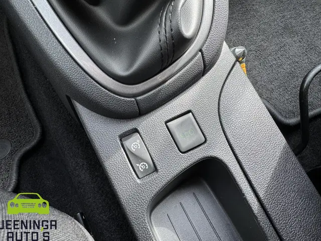 Renault Clio 0.9 TCe Limited 2018 Benzine 15