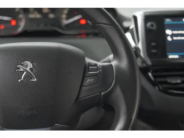 Peugeot 208 PureTech 82 Signature 2019 Benzine 33