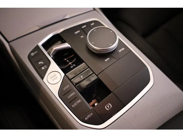 BMW 3 Serie Touring 320e 2023 Hybride Benzine 20