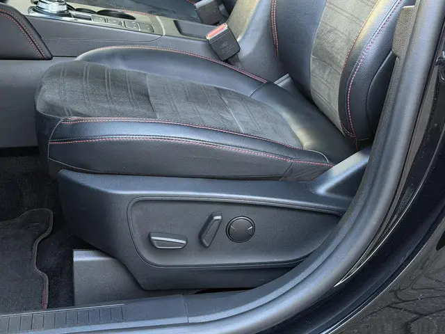 Ford Kuga 2.5 PHEV ST-Line X 2023 Hybride Benzine 9