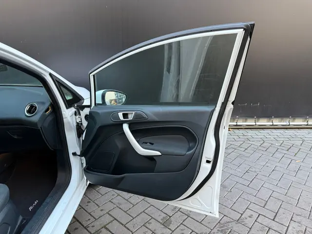 Ford Fiesta 1.25 Titanium 2013 Benzine 16
