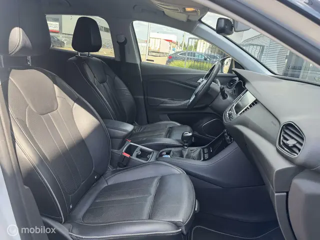 Opel Grandland X 1.2 Turbo Ultimate / Bomvol 2018 Benzine 26