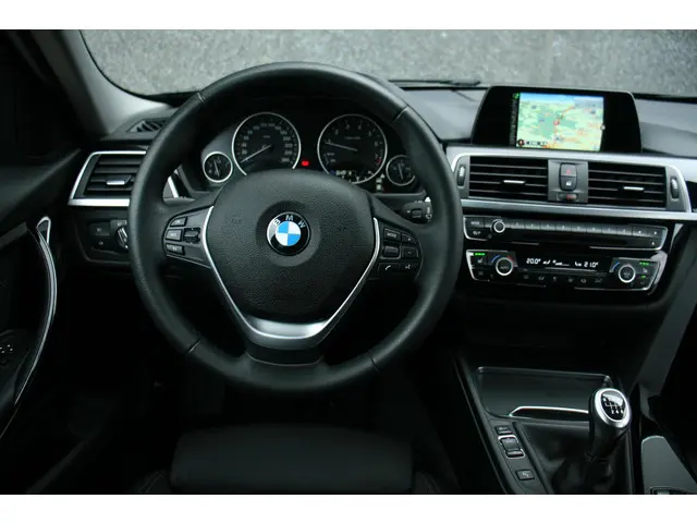 BMW 3 Serie 318i Centennial Executive 2016 Benzine 14