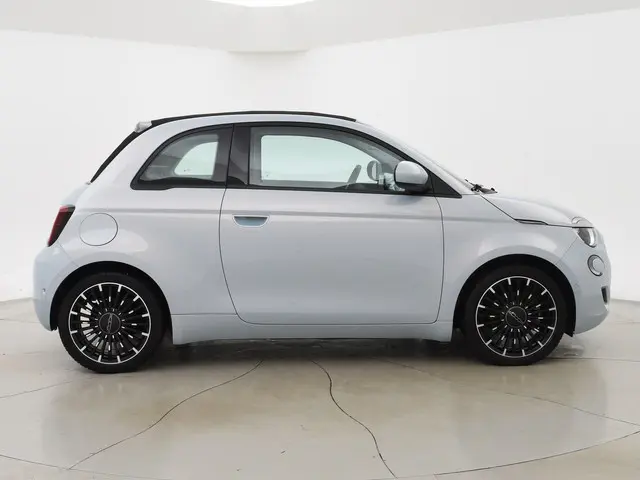 Fiat 500C 42 kWh Aut. *CELESTIAL BLUE* 2021 Elektrisch 69