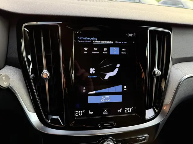 Volvo V60 Cross Country 2.0 B5 AWD 2022 Benzine 16