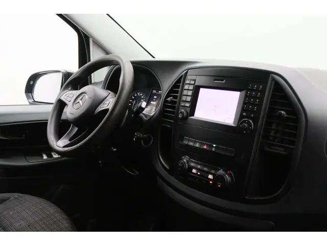 Mercedes-Benz Vito 2