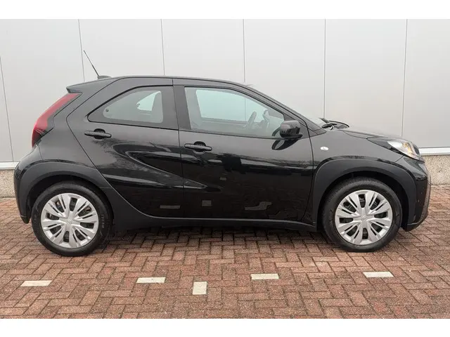 Toyota Aygo X 1.0 VVT-i S-CVT Play 2024 Benzine 8
