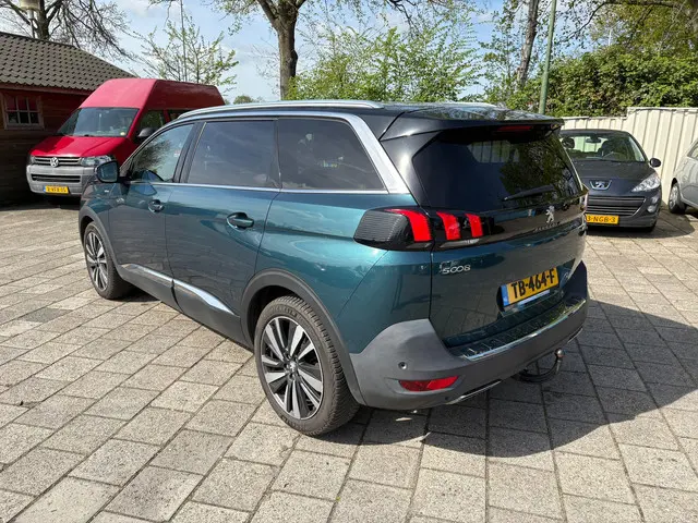 Peugeot 5008 2