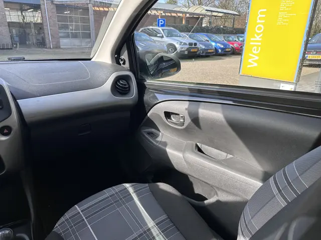 Peugeot 108 1.0 e-VTi Active 2016 Benzine 16