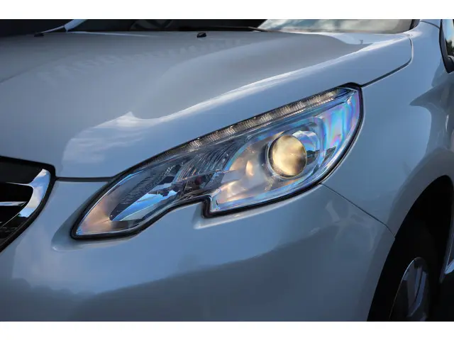 Peugeot 2008 1.2 Automaat Allure 2016 Benzine 21