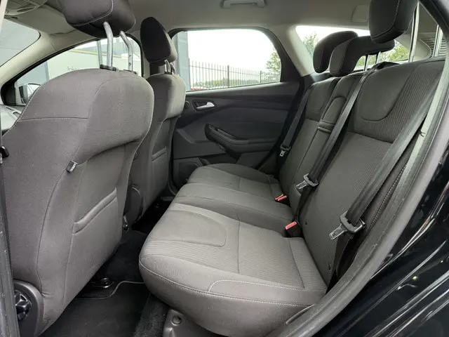 Ford Focus Wagon 1.6 EcoBoost Titanium 2012 Benzine 8