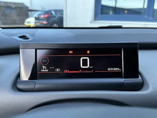 Citroën C4 Cactus 1.2 PureTech Shine 2019 Benzine 24