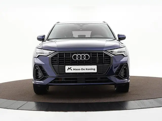 Audi Q3 35 TFSI 150pk S-tronic S edition 2022 Benzine 2