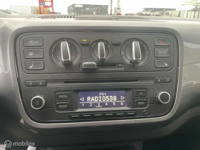 SEAT Mii 1.0 Mii by Mango 2015 Benzine 11