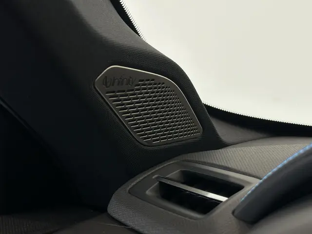 Lynk & Co 01 1.5 2025 Hybride Benzine 37